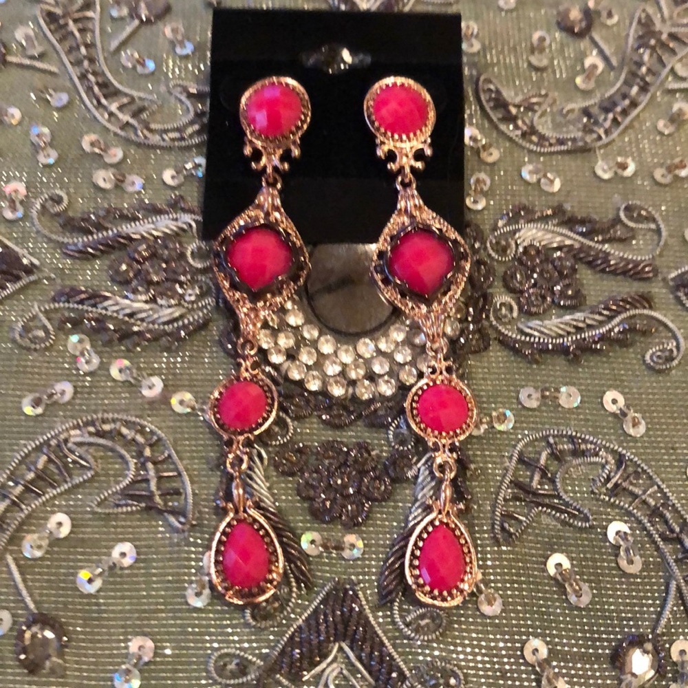 Drop gorgeous red earrings. Never worn